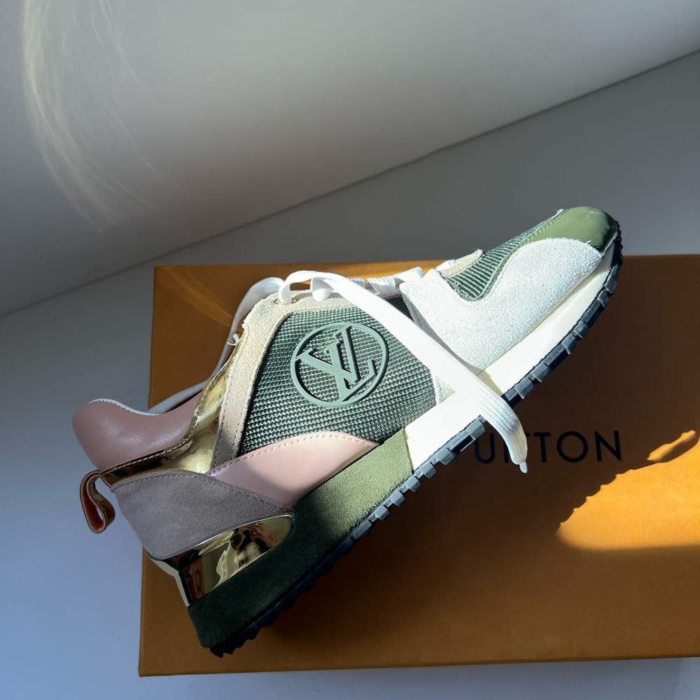 Louis Vuitton Run Away Sneaker Size 40